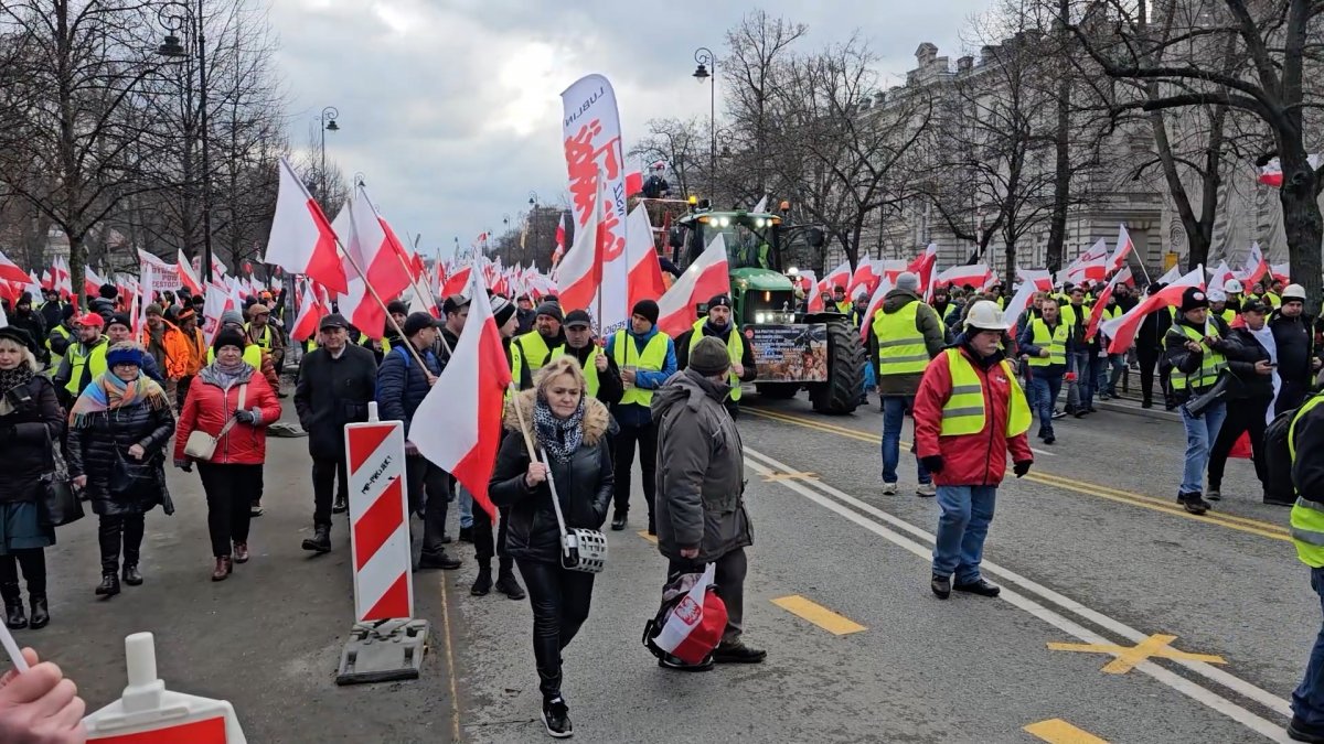 [WIDEO] Pełna blokada. 20 marca najazdy gwiaździste rolników na wszystkie miasta wojewódzkie