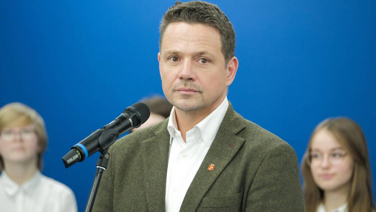 Trzaskowski zapytany o płace kobiet i mężczyzn w ratuszu: wyrównujemy te zarobki