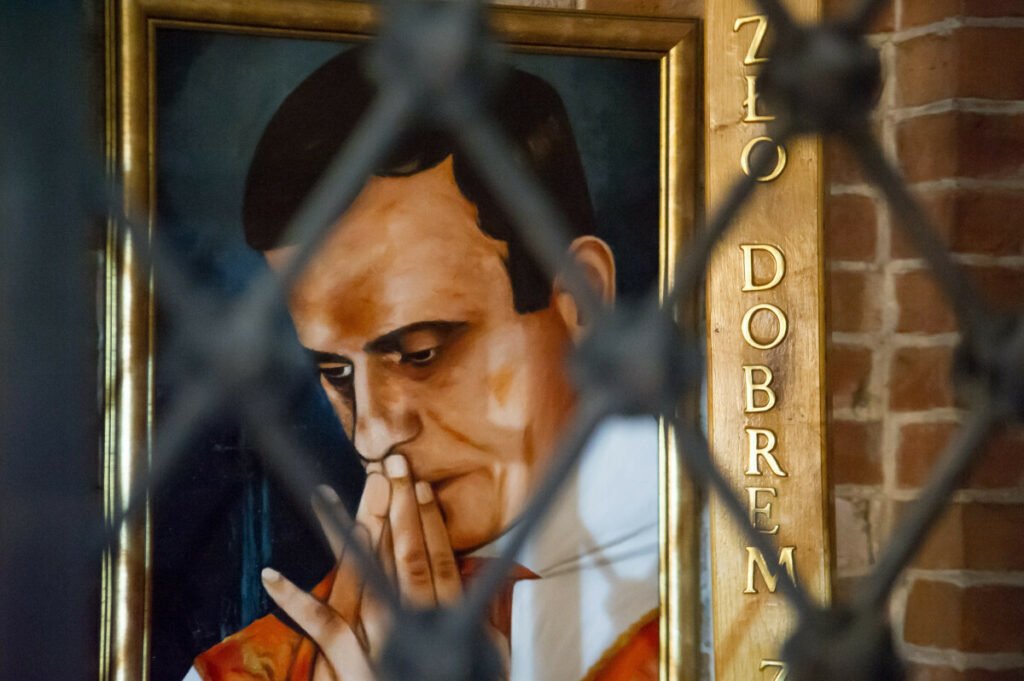 Modlitwa o wolność od lęku i nienawiści przy grobie ks. Popiełuszki 