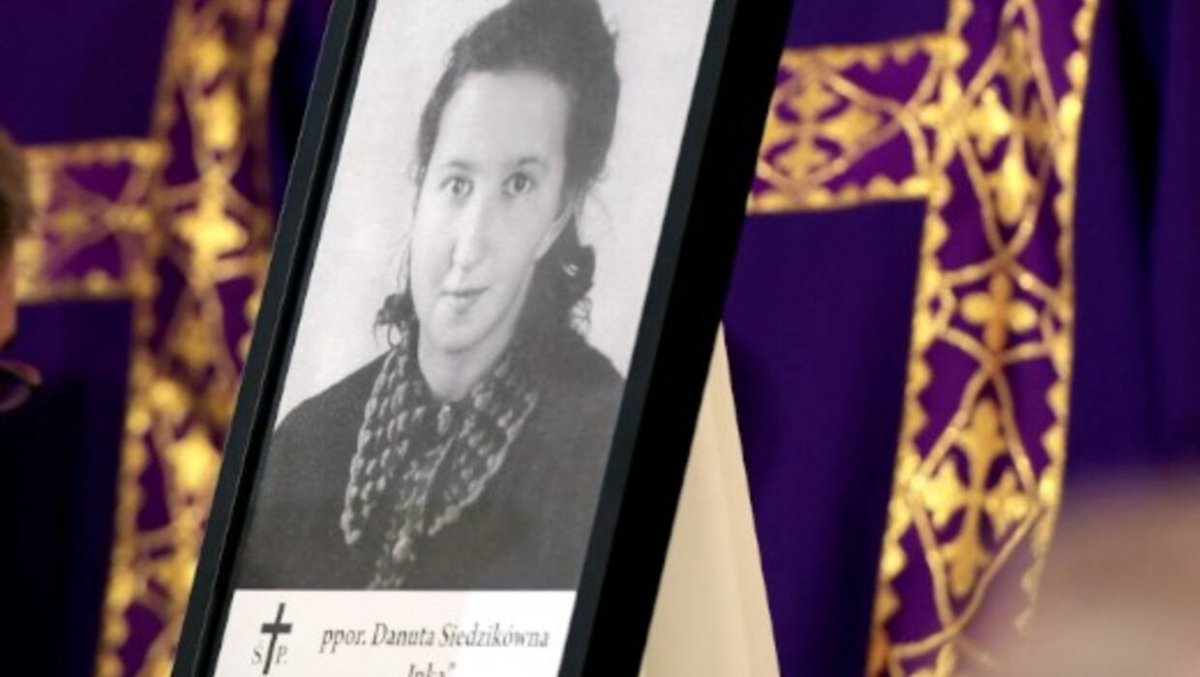 W Płocku odsłonięto tablicę „Serce dla Inki”, upamiętniającą Danutę Siedzikównę