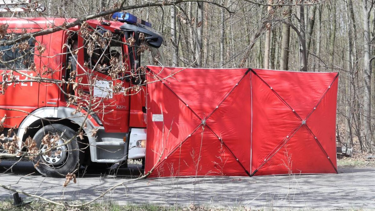 Śledczy badają okoliczności wypadku, w którym zginęły dwie osoby