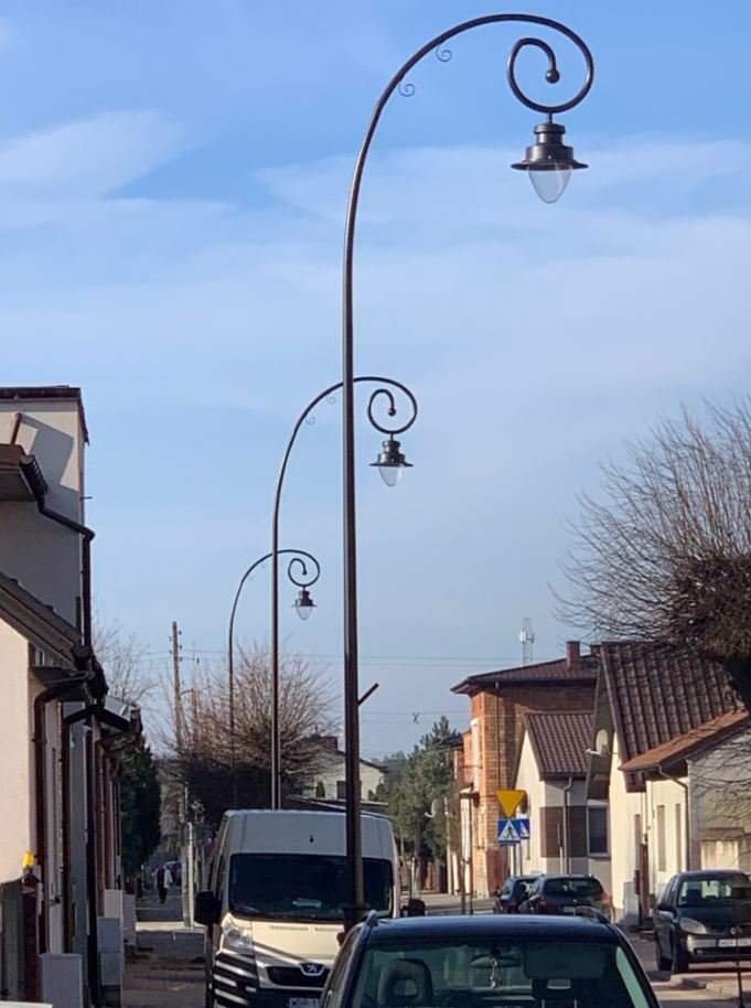 Stylowe latarnie zainstalowano przy XIX - sto wiecznej ulicy 