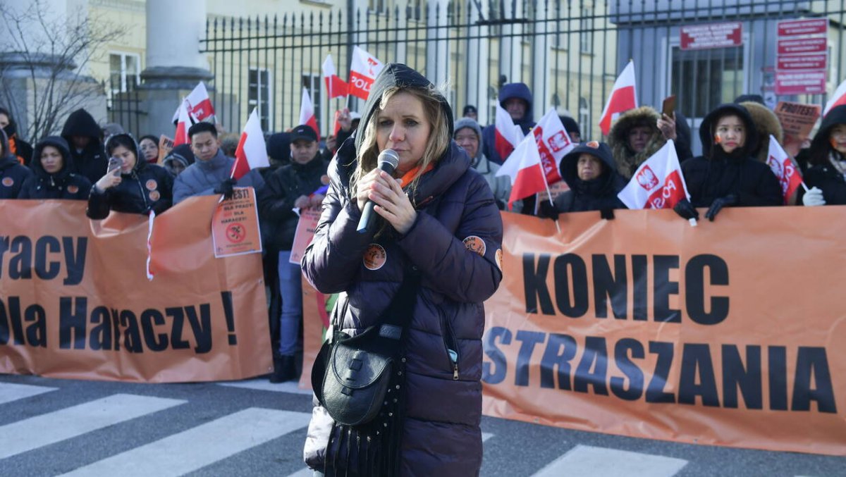 Protest kupców z Marywilskiej przed ratuszem