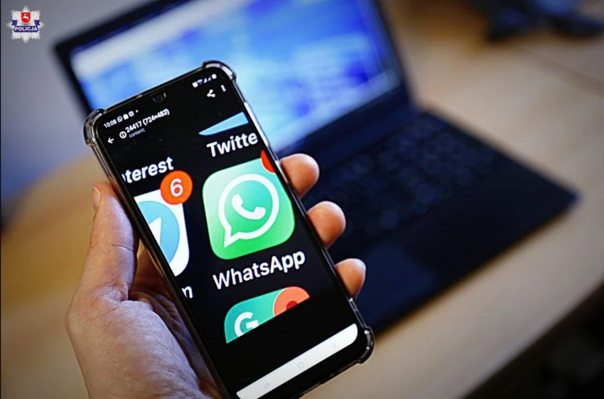 49-latek myślał, że płaci za koleżankę, a to oszust przejął jej konto internetowe