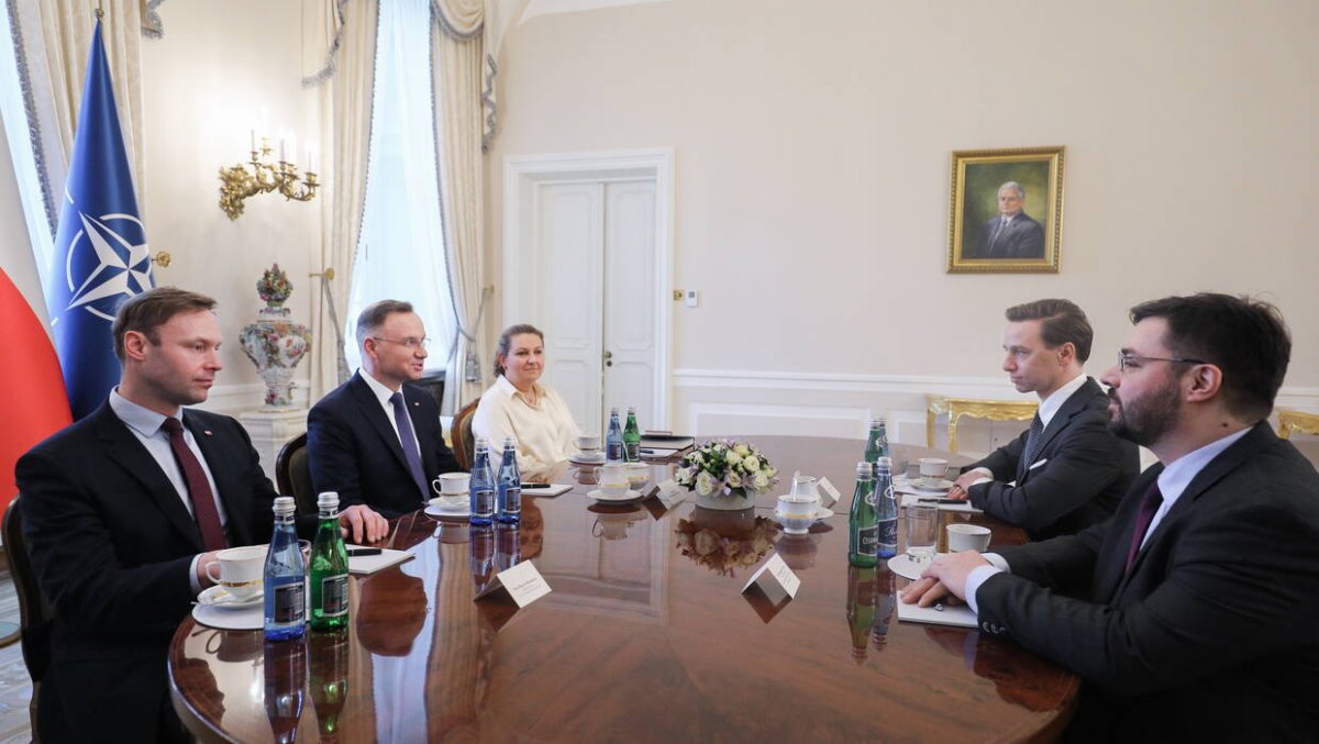 Krzysztof Bosak po spotkaniu z Andrzejem Dudą. 