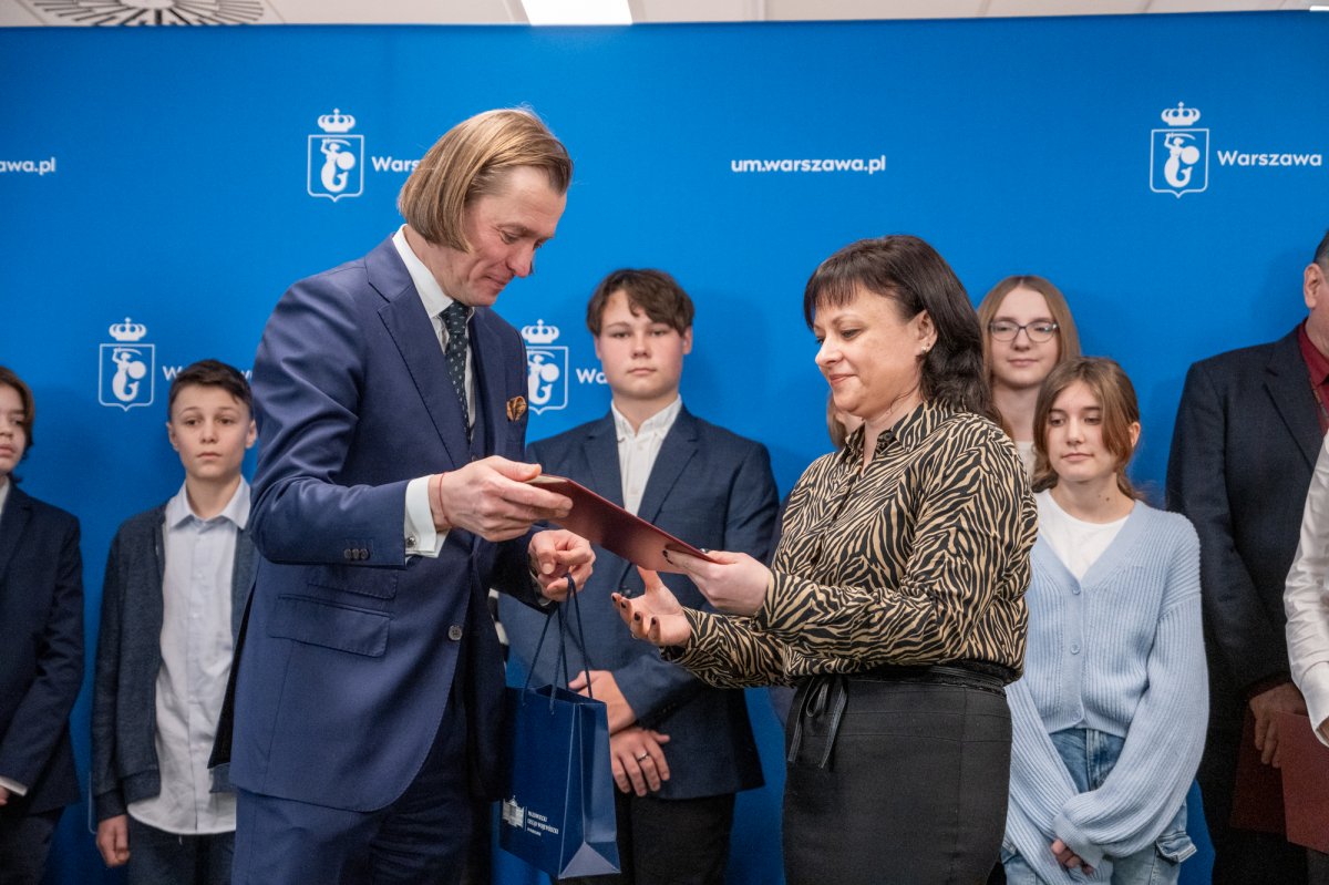 Wyróżnienia dla warszawskich operatorów numeru 112
