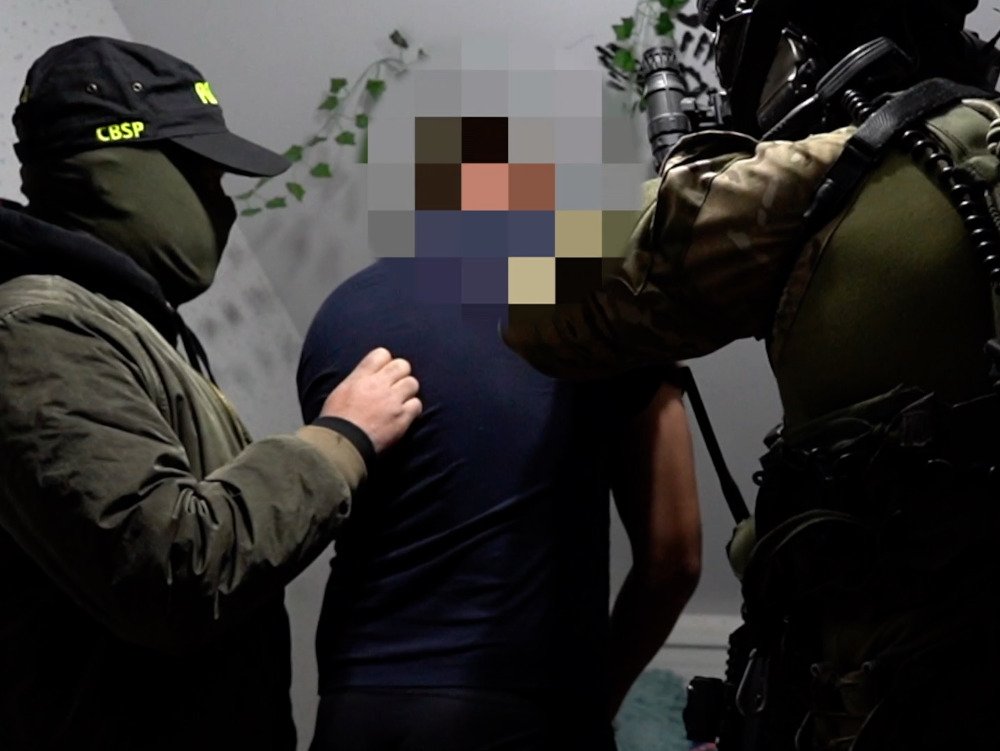 Rozbity wielki gang złodziei i paserów samochodowych