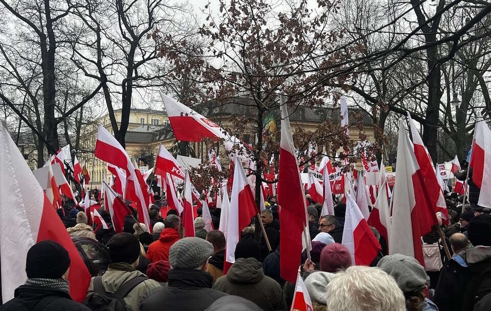 RELACJA. Protest Wolnych Polaków przed Trybunałem Konstytucyjnym! 