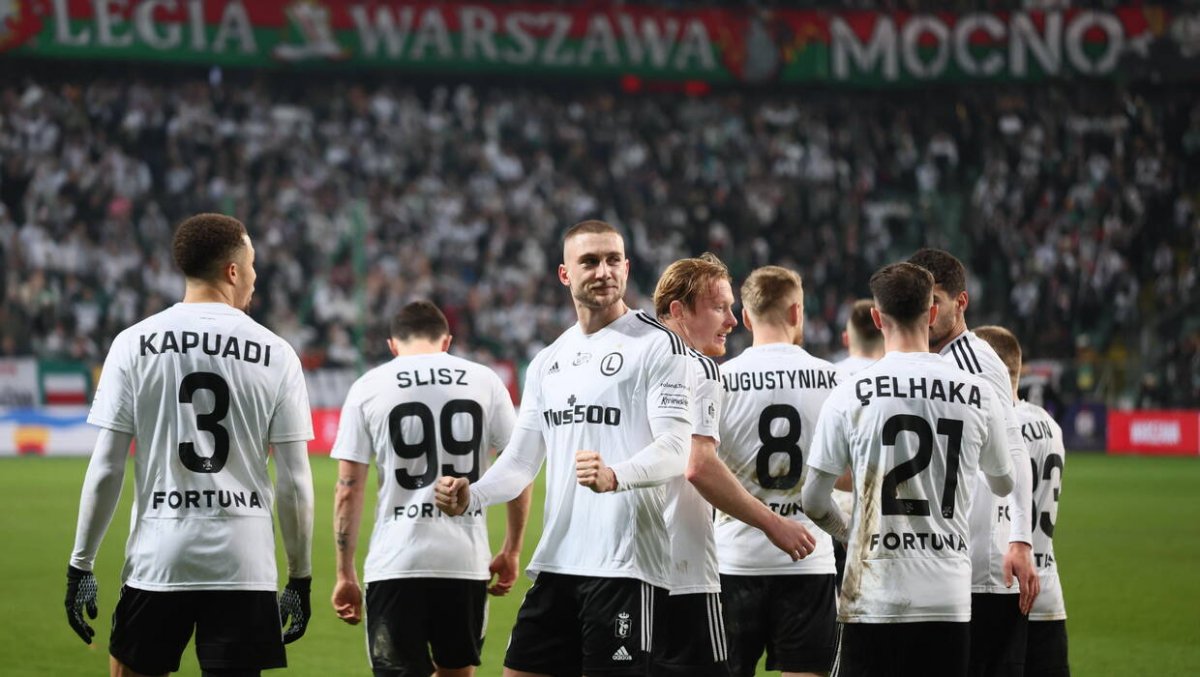Legia Warszawa: wiosna na dwóch frontach