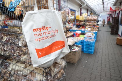 Jak nie marnować opakowań? Dowiemy się na warszawskich targowiskach