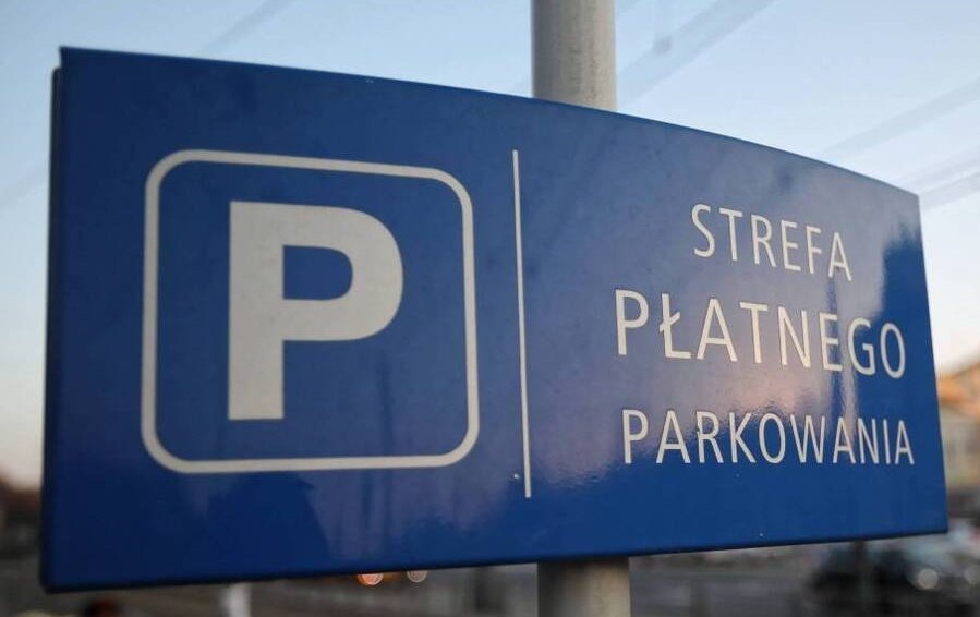 Niemieccy turyści parkują w Polsce i nie płacą...