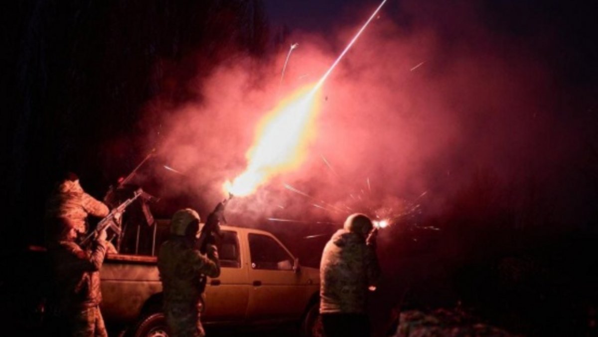 Zmasowany atak rakietowy na Kijów i Charków. W stolicy głośne eksplozje