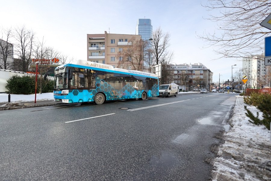 Wodorobus na warszawskich ulicach