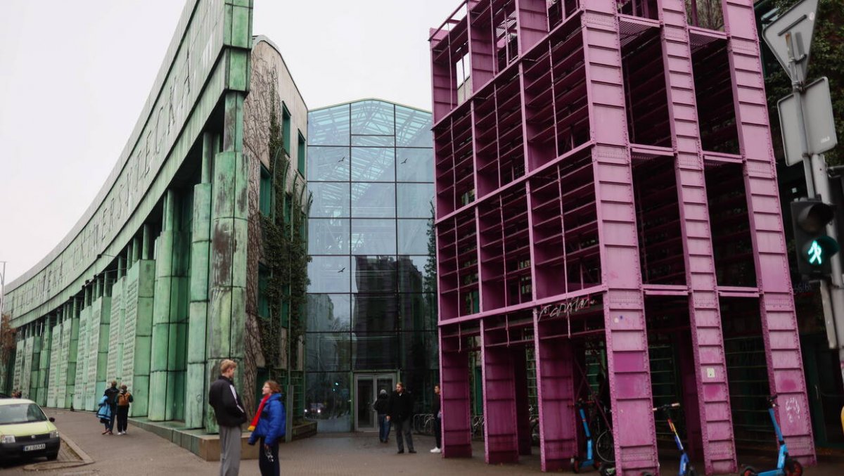Międzynarodowy wymiar kradzieży woluminów z Biblioteki Uniwersytetu Warszawskiego 