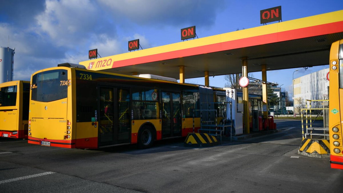 Wodorowy autobus przez miesiąc będzie testowany w stolicy