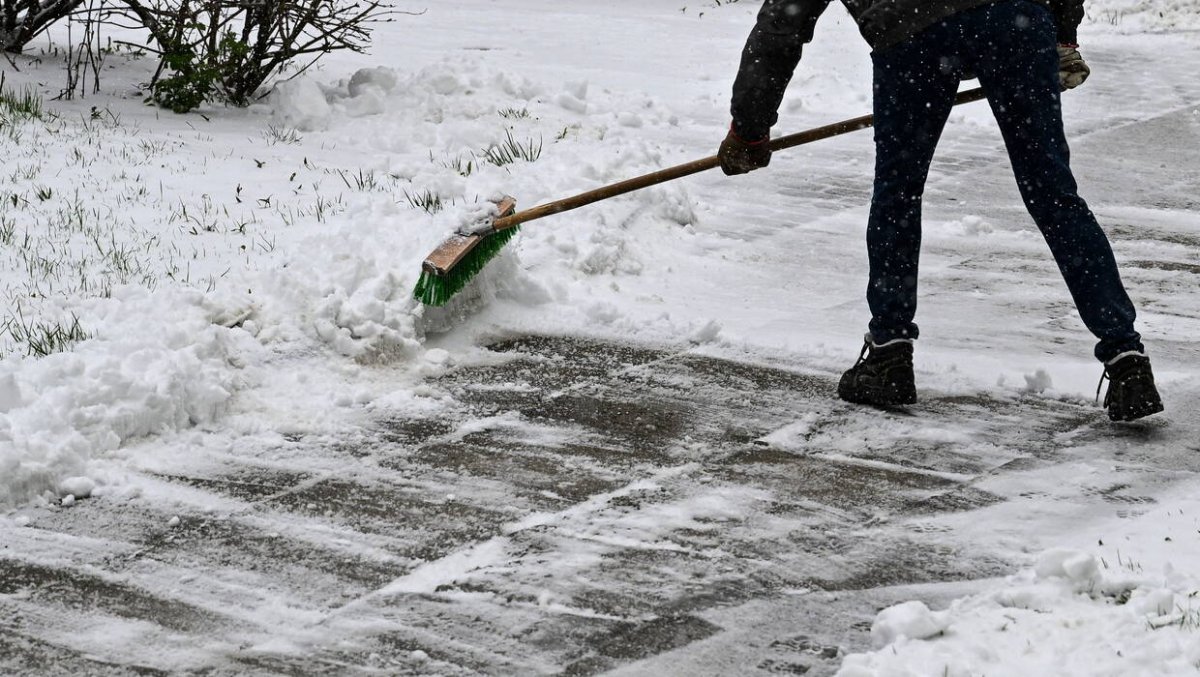 Finlandia/ W Helsinkach ponad 50 cm śniegu; służby miejskie: „zimowe piekło”