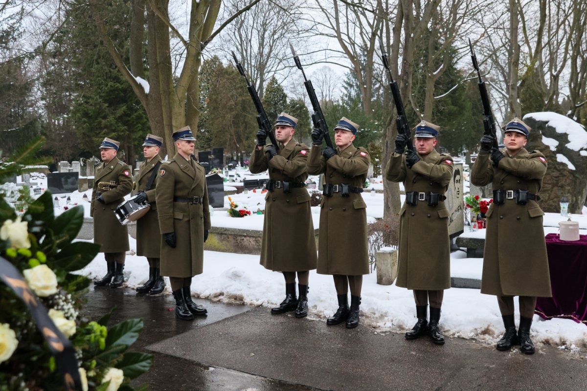 Reżyser Janusz Majewski spoczął na Powązkach Wojskowych