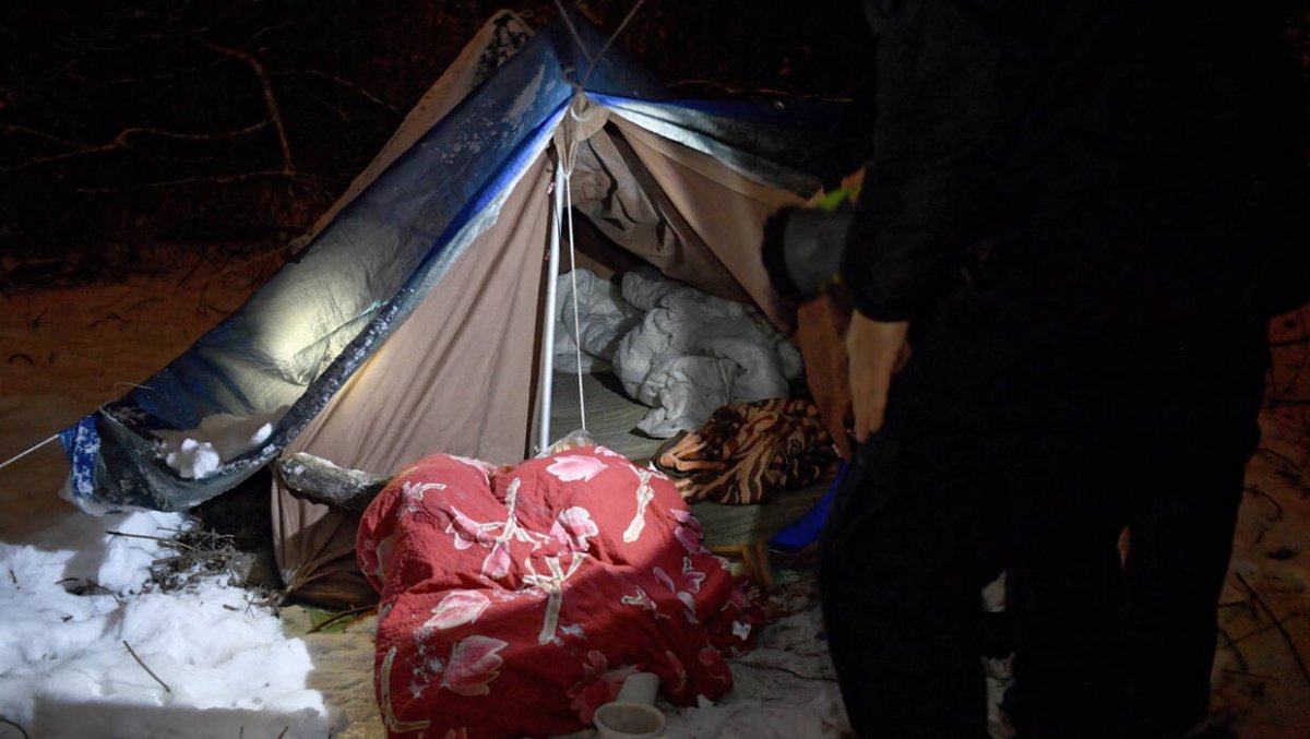 Policyjna opieka nad bezdomnymi w okresie niskich temperatur