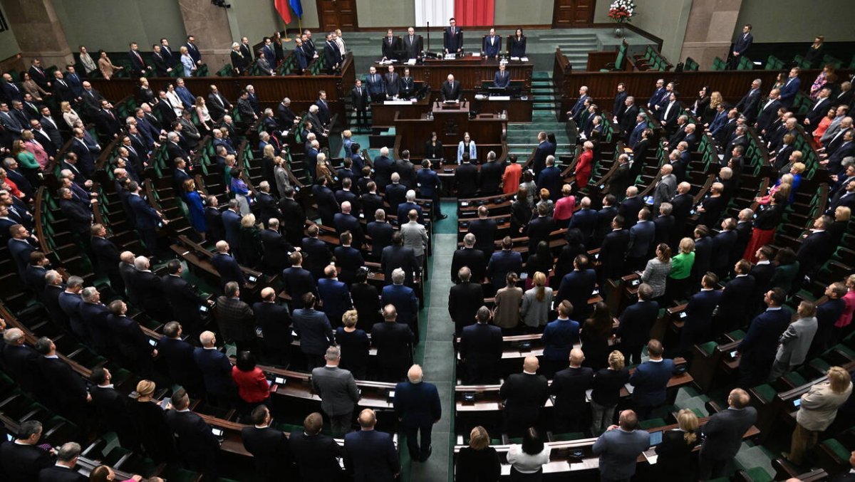 Najnowszy sondaż partyjny. Różnica ledwo dostrzegalna