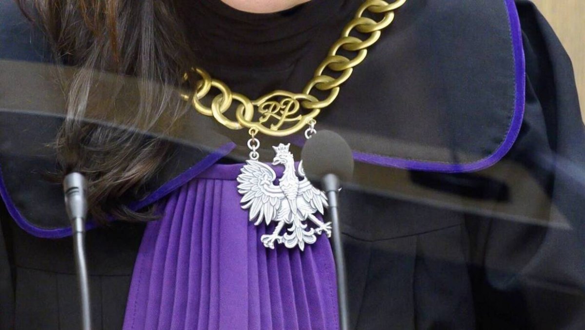 Wykonywali swoje obowiązki. Prokuratura postawiła im zarzuty