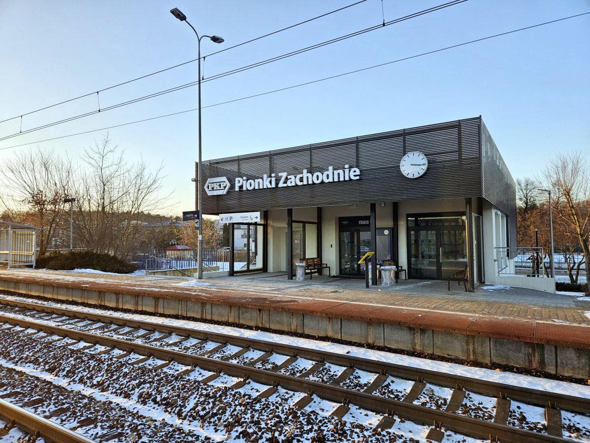 Dworce kolejowe w Pionkach i Pionkach Zachodnich oddane po przebudowie