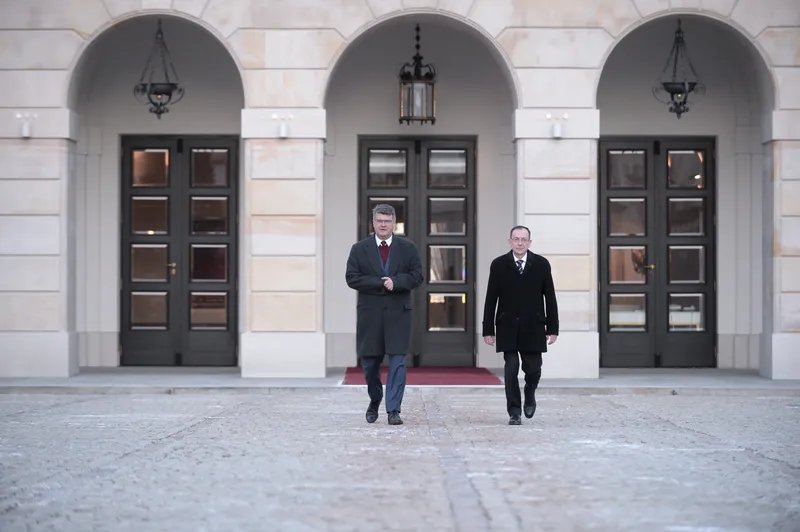 Policja przeszukała auta VIP-ów - Skandal czy konieczność?