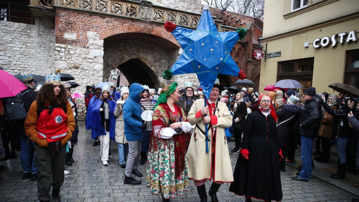 Spod pomnika Mikołaja Kopernika w Warszawie wyruszył 