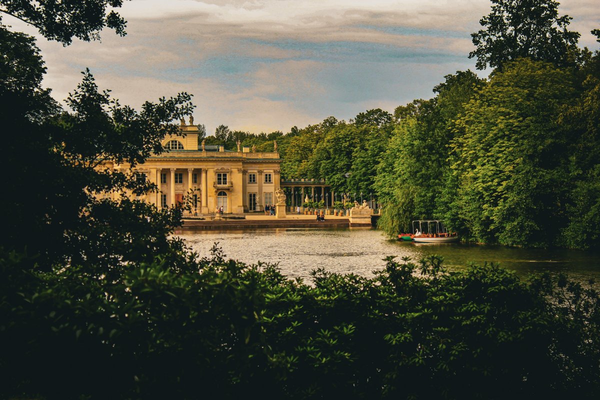 Zielony kierunek: Jak Warszawa staje się przyjazna dla przyrody