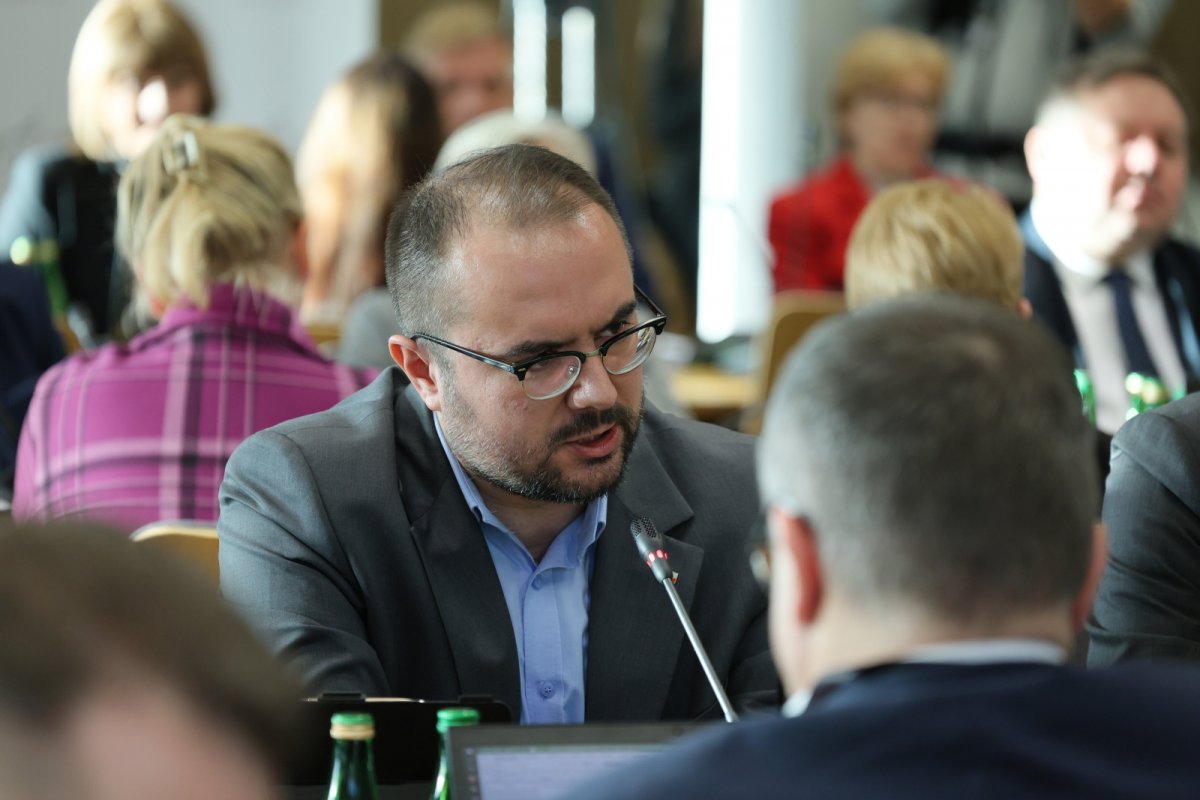 Rozgrywka o Eneę: poseł PiS kontratakuje