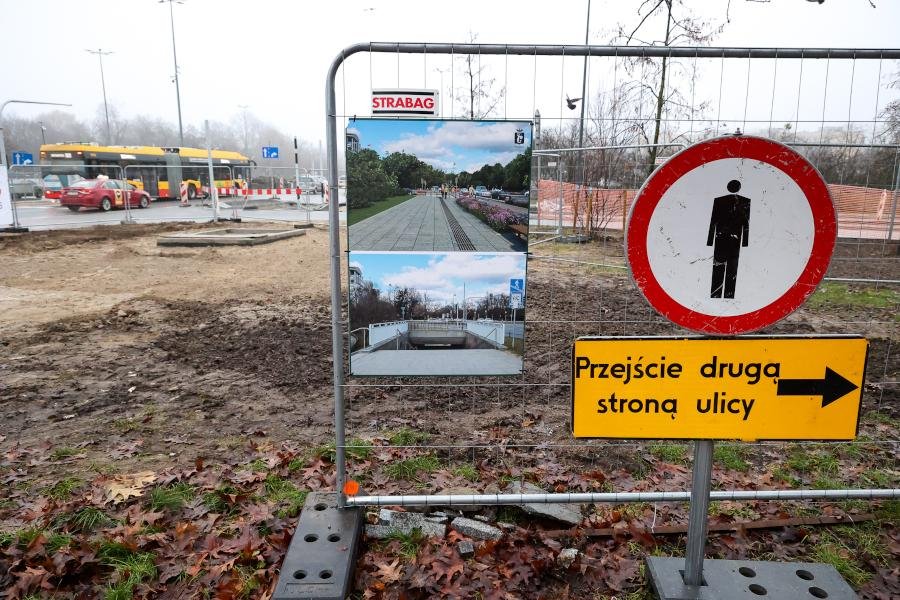 Na placu Na Rozdrożu piesi (pójdą) górą