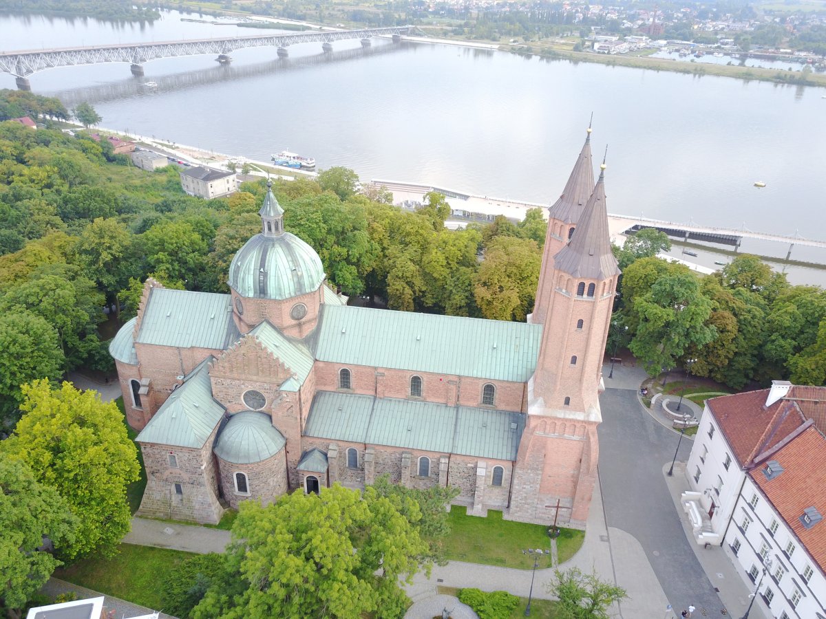 Na 950-lecie diecezji płockiej ukazało się rozszerzone wydanie publikacji o jej historii i biskupach
