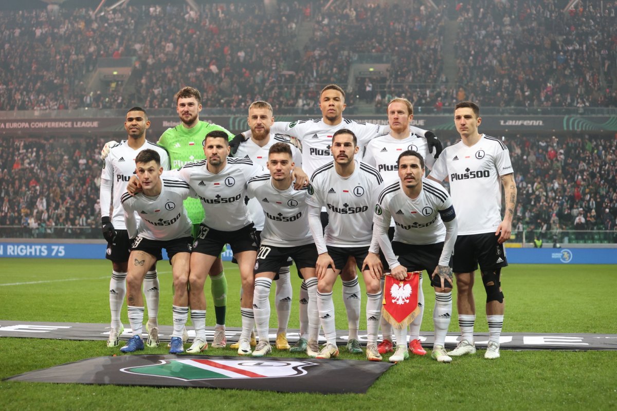 Legia Warszawa wygrała z AZ Alkmaar 2:0 i przeszła do fazy pucharowej