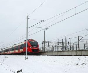 Na stację Warszawa Grochów będzie trzeba iść 400 metrów, częściowo w błocie