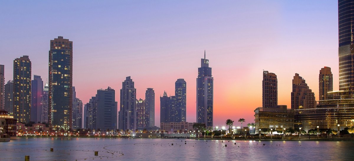 W Dubaju państwa europejskie reprezentuje Paryż i Warszawa