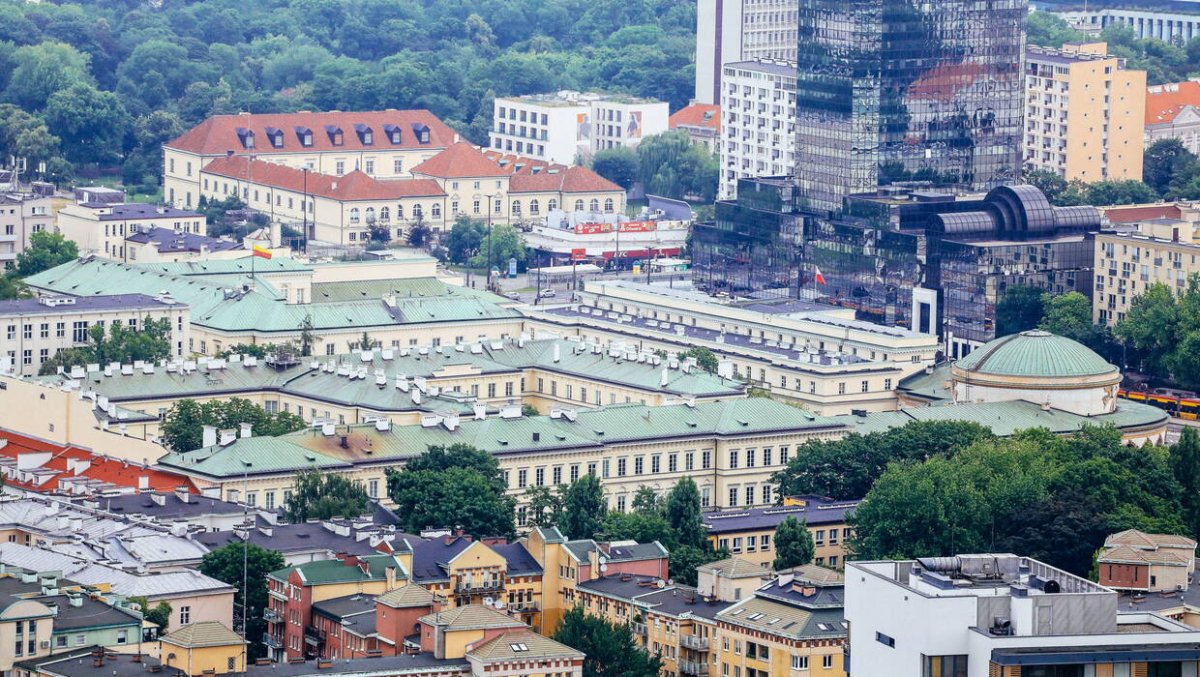 Raport: rewolucyjne plany przemiany Placu Bankowego - zieleń w centrum Warszawy