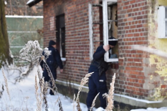 O włos od tragedii. Pomogły tylko czujność świadków i szybka reakcja policjantów 