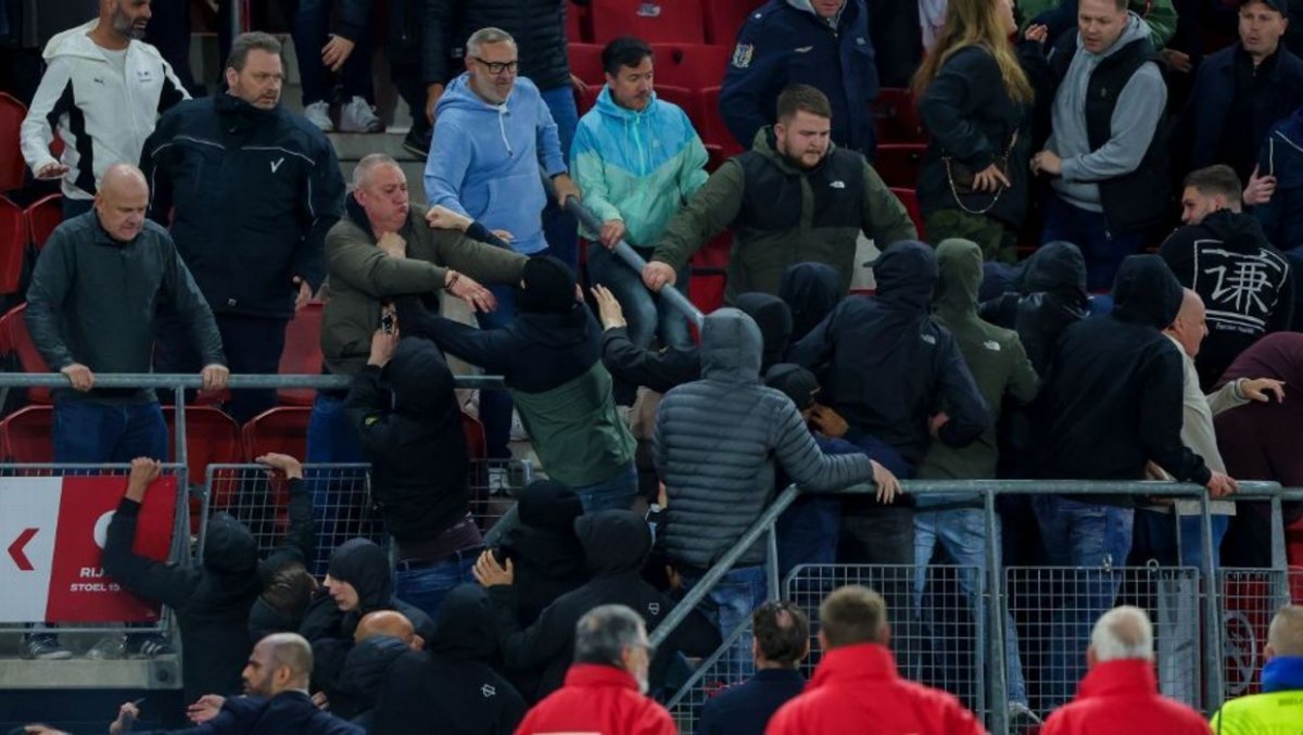 Brutalne starcia policji z kibicami na meczu Brazylia - Argentyna