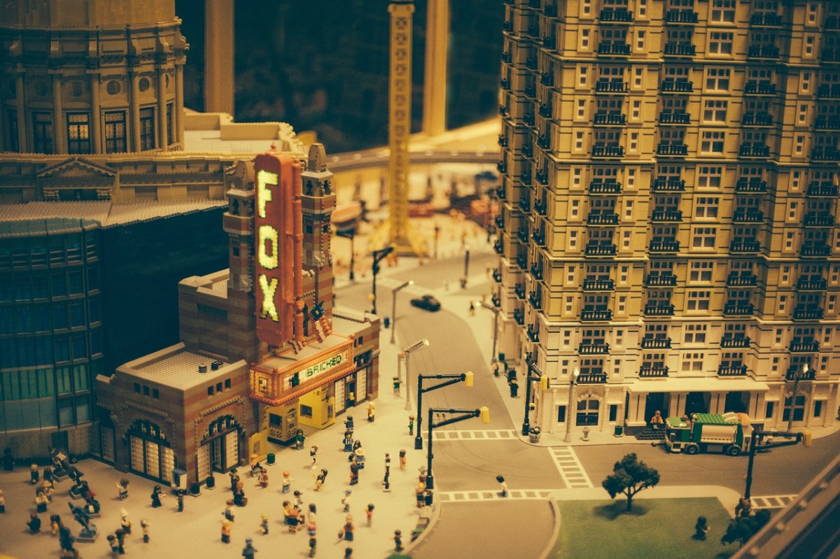 Do 23 stycznia możemy zanurzyć się w krainie beztroskiego dzieciństwa z Lego