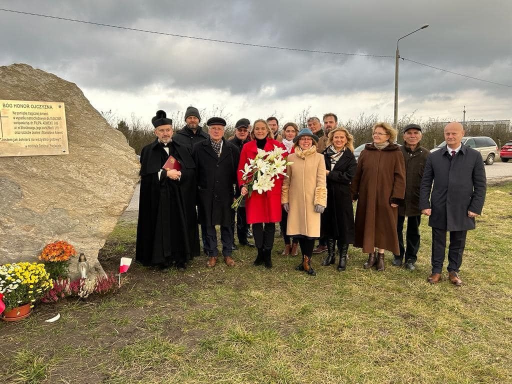Nowy pomnik pod Grójcem. Upamiętnia tragedię sprzed 18 lat