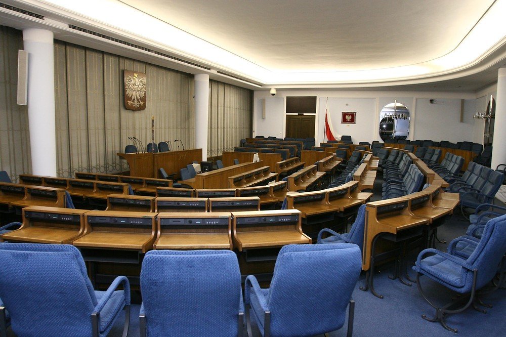 W poniedziałek inauguracyjne posiedzenie Senatu XI kadencji; odbędzie się ślubowanie senatorów i wybór marszałka
