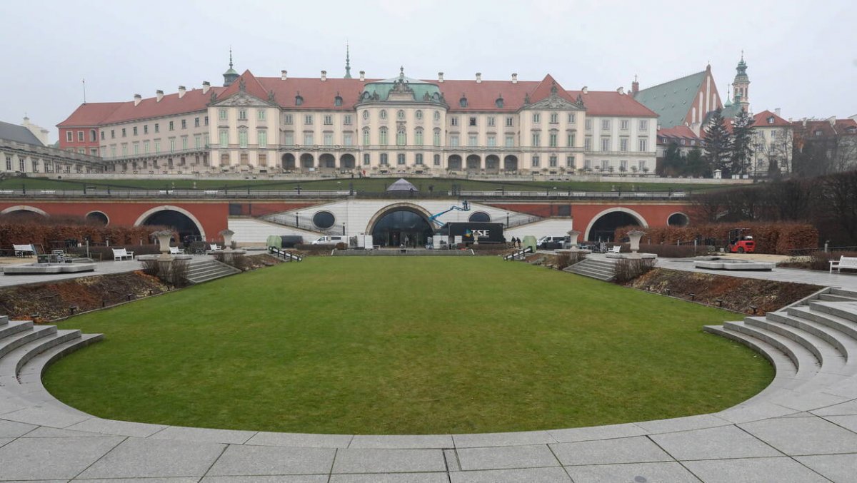 78 uczniów uczęszczających do szkół artystycznych otrzymało na Zamku Królewskim stypendia MKiDN