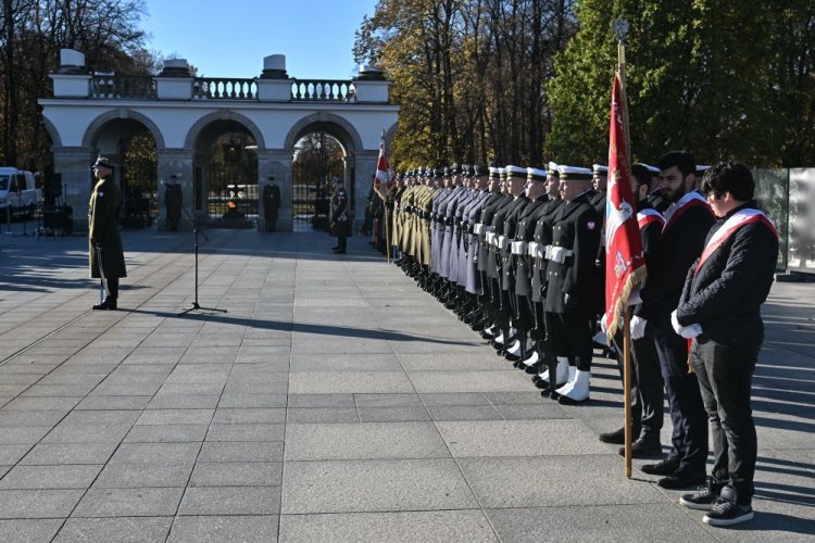 Tu oddajemy hołd tym, dzięki którym jesteśmy wolni