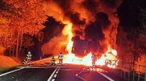 Koszmar pod Grójcem. Śmierć poniosły dwie osoby. 