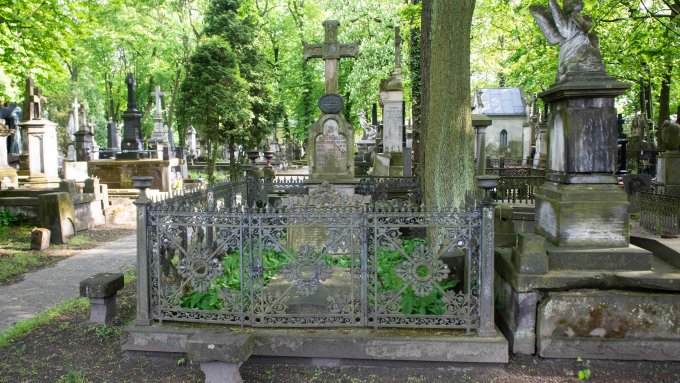 Porozumienie w kwestii zarządzania cmentarzem Stare Powązki podpisane