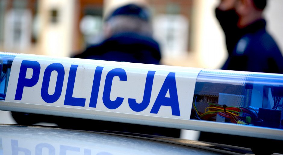 Kolizja na drodze krajowej 10 z udziałem dwóch pojazdów, obie kierujące przewiezione do szpitala