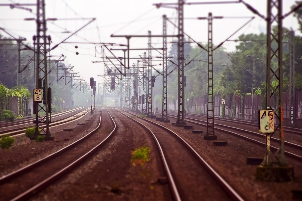 Przebudowa urządzeń sterowania ruchem kolejowym na odcinku Radom–Dęblin