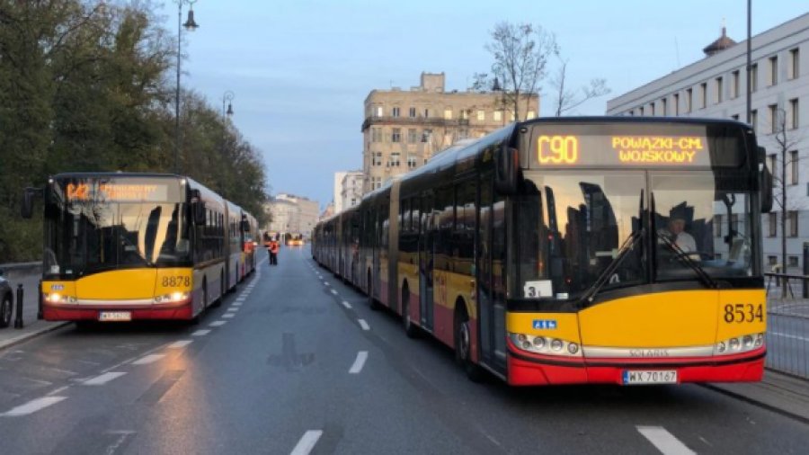 W weekend na warszawskie ulice wyjedzie cmentarna linia C40