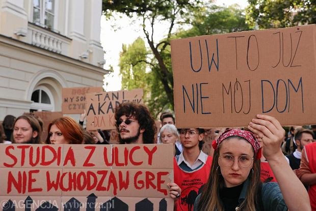 Studenci tej nocy spali w Bibliotece Uniwersyteckiej