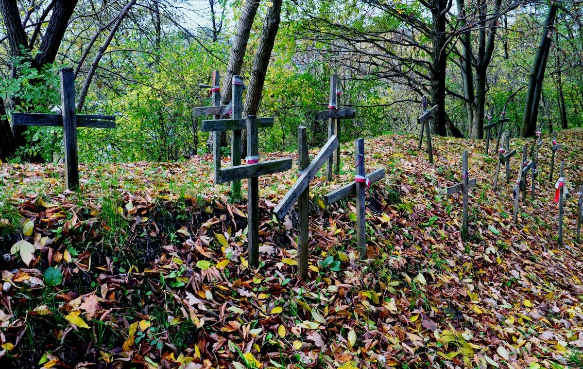 Zniknęły krzyże z Kopca Powstania Warszawskiego