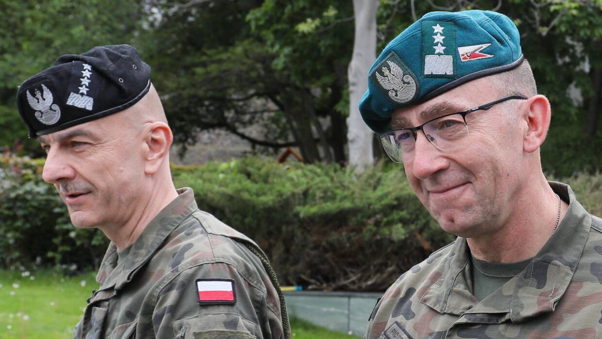 Szef Sztabu Generalnego WP gen. Andrzejczak i Dowódca Operacyjny Rodzajów Sił Zbrojnych gen. Tomasz Piotrowski złożyli wypowiedzenie stosunku służbowego
